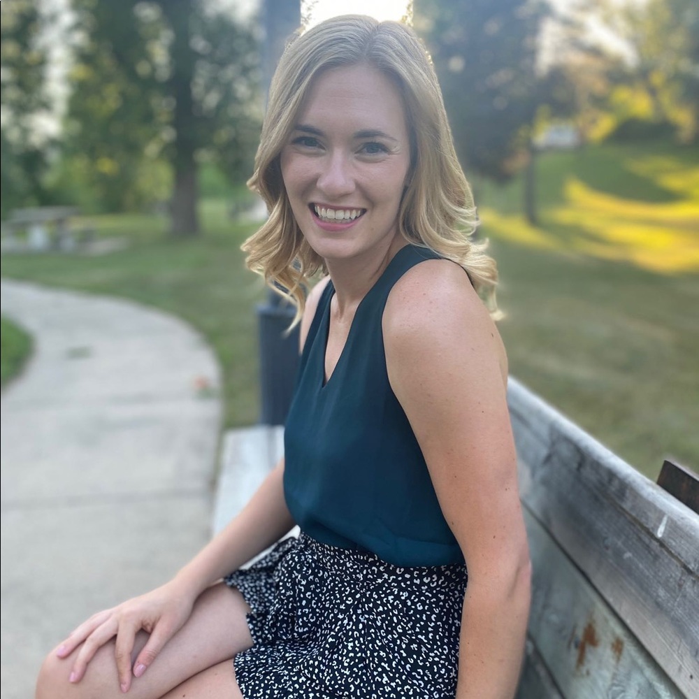 Meet your Posher, Adriane